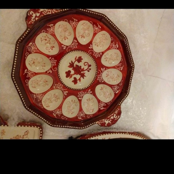 Set of Temptation Red Floral Lace Bakeware - Picture 8 of 9